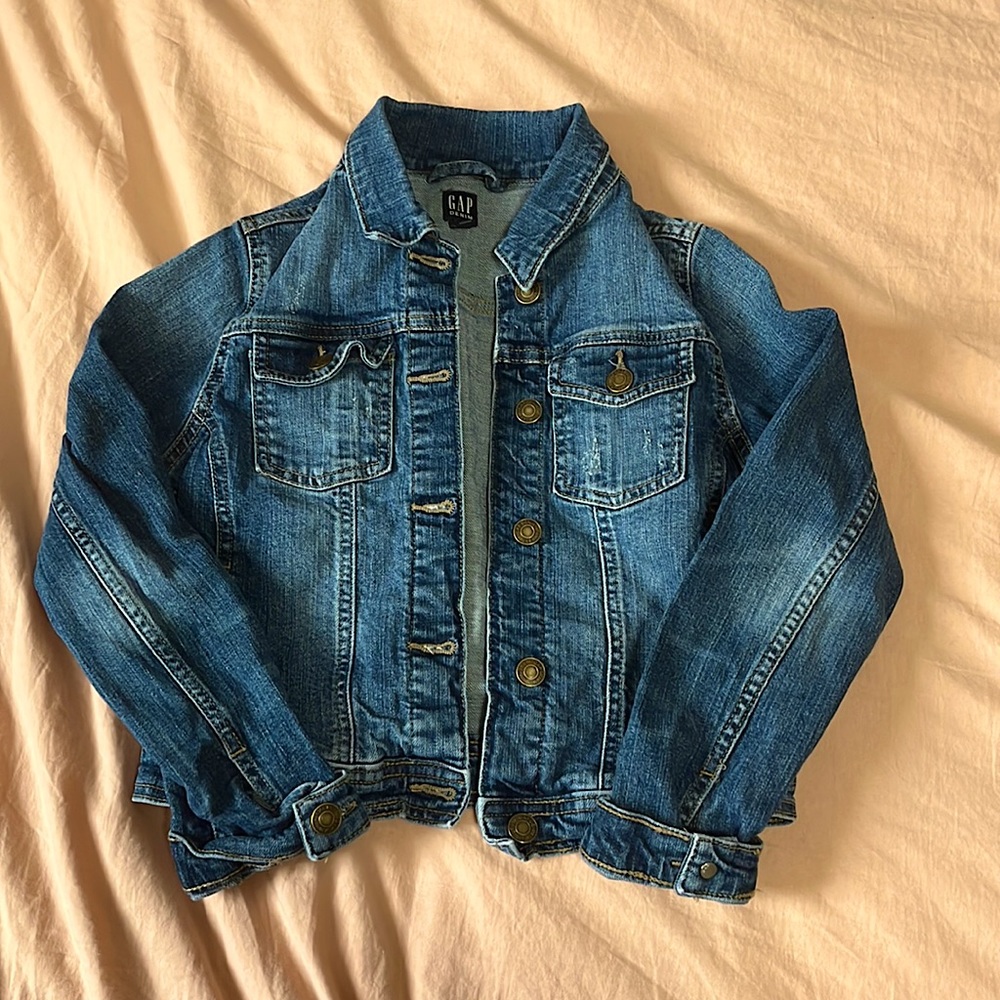 girls gap jean jacket.   size: girls large.  good condition and no stains